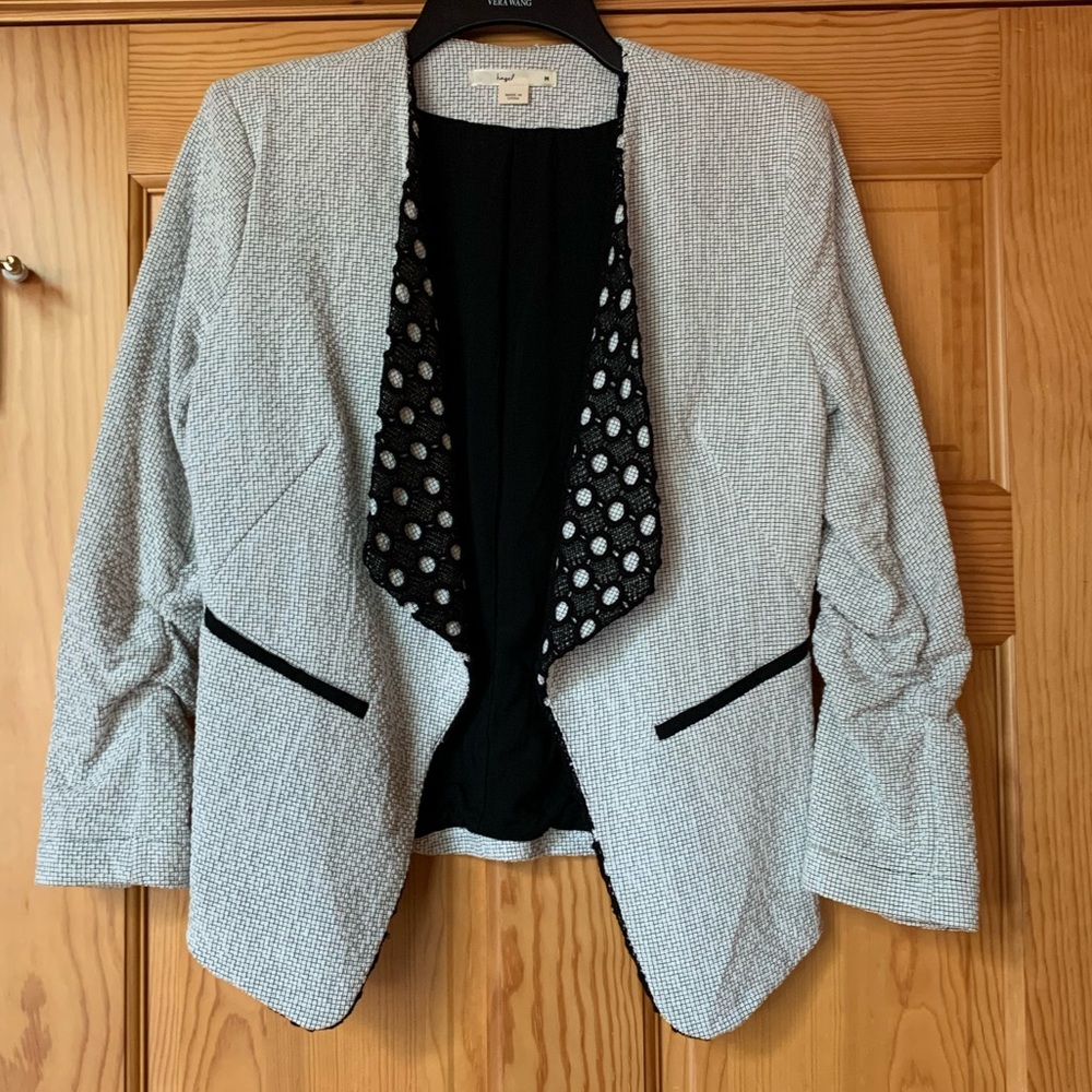 Hazel EUC Black and White 3/4 sleeve Blazer M